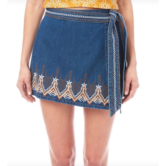 Free People Dream Away Embroidered Denim Wrap Mini Skirt Aztec Cotton Sz 8 - Picture 4 of 11